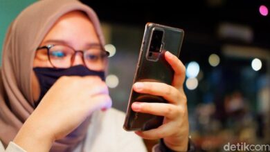 Indonesia Negara Nomor Satu Main HP Terlama di Dunia