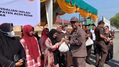 Tekan Laju Inflasi, Kejari Aceh Besar Gelar Pasar Murah