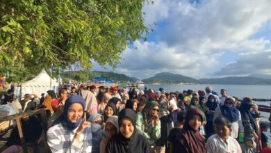 Ribuan Wisatawan Antusias Saksikan Pawai Budaya SMF 2023