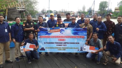 Balmon SFR Serahkan IKRAN untuk Nelayan di Banda Aceh