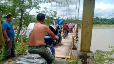 Jembatan Gantung di Seunagan Timur dalam Kondisi Prihatin