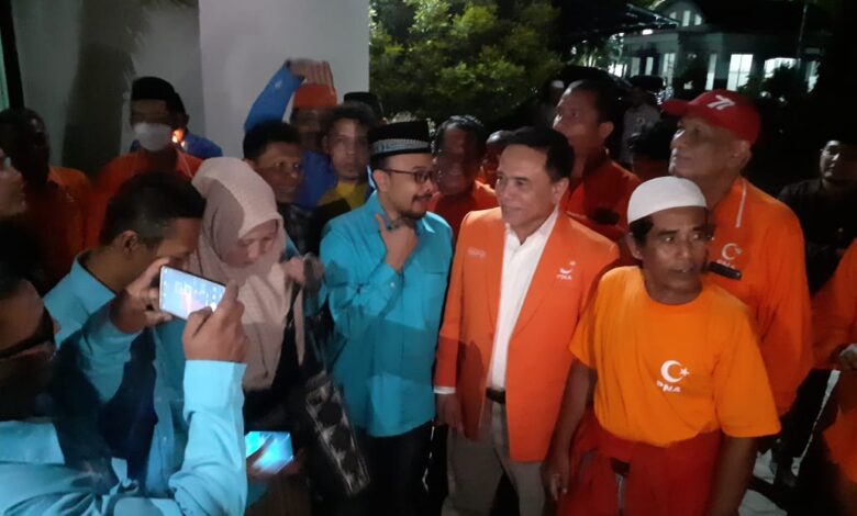 Irwandi dan Nazar Bertemu di KIP Aceh, Kader PNA: "Peu Neu Maju Dua Neuh?"