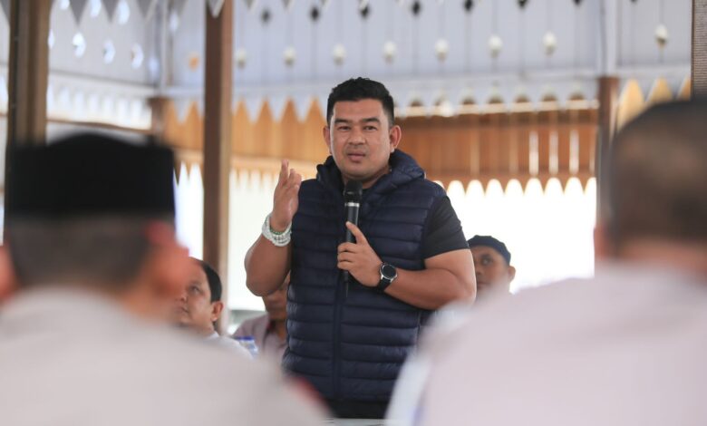 Kadisbudpar Aceh, Almuniza Kamal