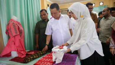 Pj Gubernur Aceh Puji Keindahan Hasil Kerajinan Khas Singkil