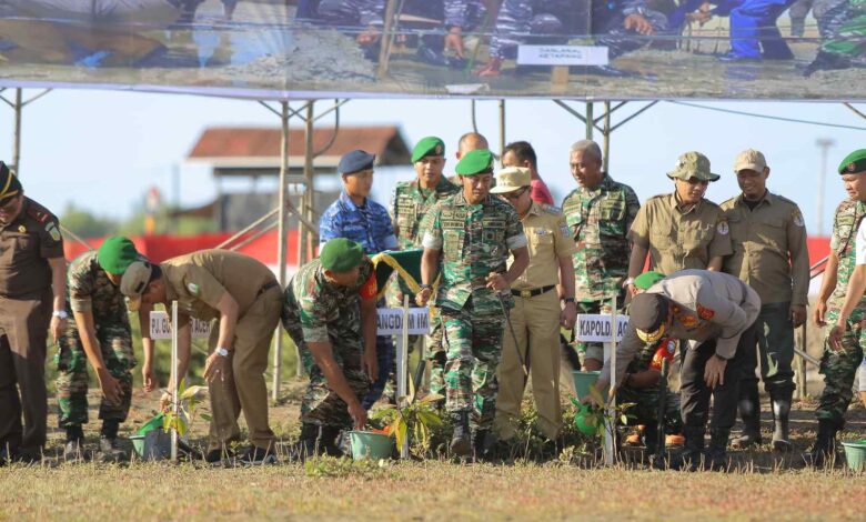 Tanam Magrove di Aceh Besar, Ini Harapan Pangdam IM