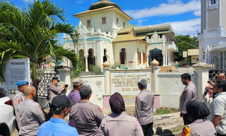 Polda Aceh Revitalisasi Makam Syiah Kuala dan Masjid Baiturrahim