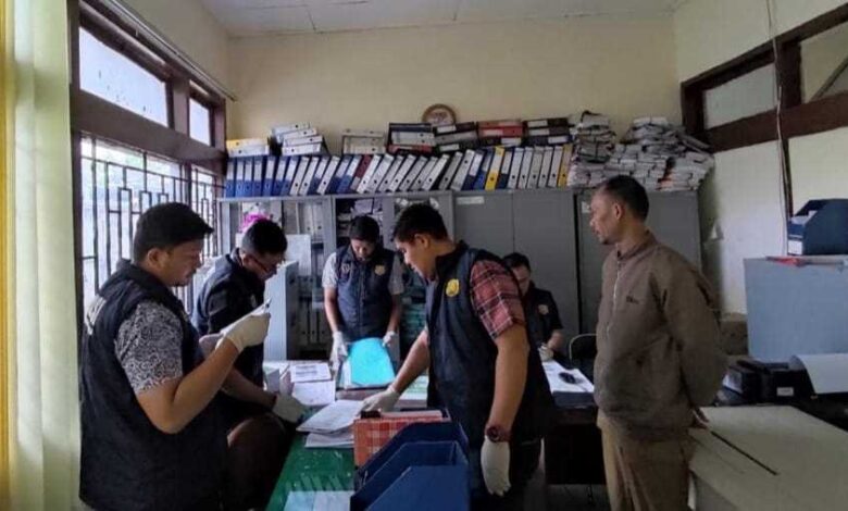 Dipimpin Kompol Budi Nasuha, Tim Tipidkor Polda Aceh Geledah Kantor Dinkes Aceh Tengah