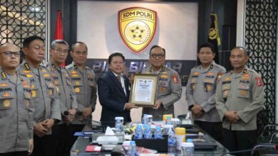 As SDM Irjen Dedi Prasetyo Terima Presisi Award