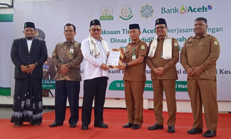 Kejati Aceh Luncurkan Program Jaksa Masuk Dayah di Ponpes Al-Manar