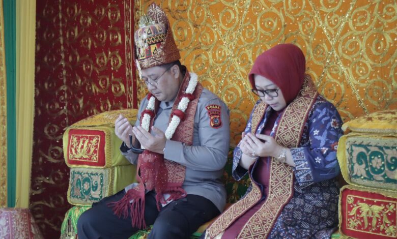 Tiba di Aceh, Irjen Achmad Kartiko Disambut Tari Ranup Lampuan