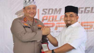 Kapolda Aceh Salurkan Buku dan Kitab di Dayah Oemar Diyan