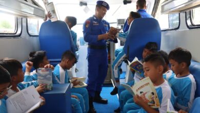 Polda Aceh Buat Perpustakaan dan Klinik Terapung di Lampulo