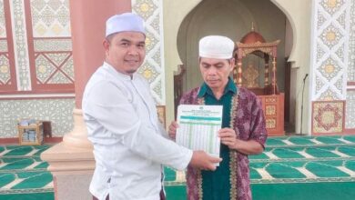 BKPRMI Aceh Singkil Sebar Ratusan Imsakiyah ke Masjid