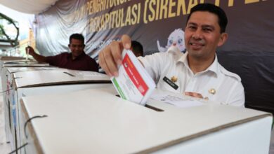 Pj Sekda Wahyudi Hadiri Simulasi Pemungutan Suara Pemilu 2024 di Taman Sari