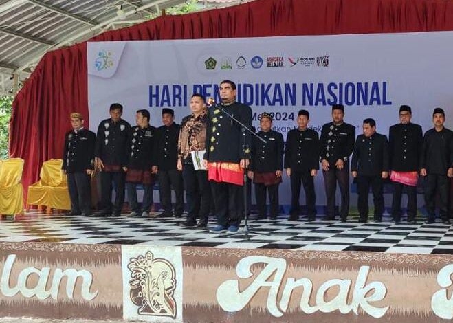 Kenakan Pakaian Adat, Kemenag Aceh Besar Peringati Hardiknas 2024