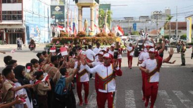 Ribuan Pelajar Sambut Kirab Api PON XXI di Bireuen