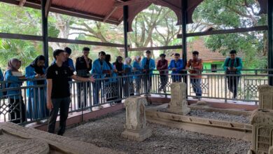 Kegiatan napak tilas pertama kali yang diselenggarakan oleh FASKI ini merupakan wujud komitmen para alumni prodi