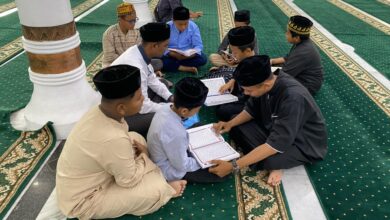 Mengenal Briptu Kevin, Polisi di Aceh yang Aktif Mengajar Ngaji di Masjid Raya Baiturrahman