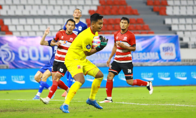 Madura United Kalahkan PSIS Dengan 10 Pemain, Miswar Tak Henti Ucap Syukur