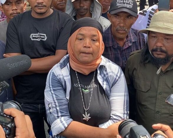 Massa Tuntut Pengembalian Lapangan Blang Padang