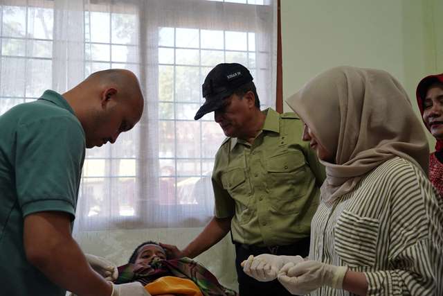 50 Anak Kurang Mampu Dikhitan Massal di SMAN 2 Banda Aceh