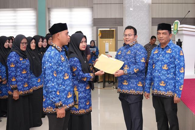 Serahkan 240 SK PPPK Tahap I Formasi Tahun 2024, Ini Pesan Walkot Sabang