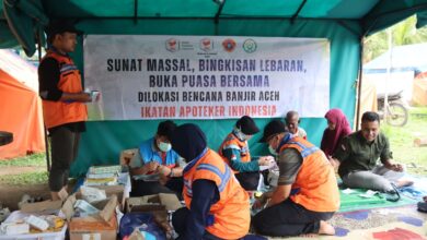Tim Apoteker Tanggap Bencana PD IAI Aceh Beri Layanan Gratis di Desa Riseh