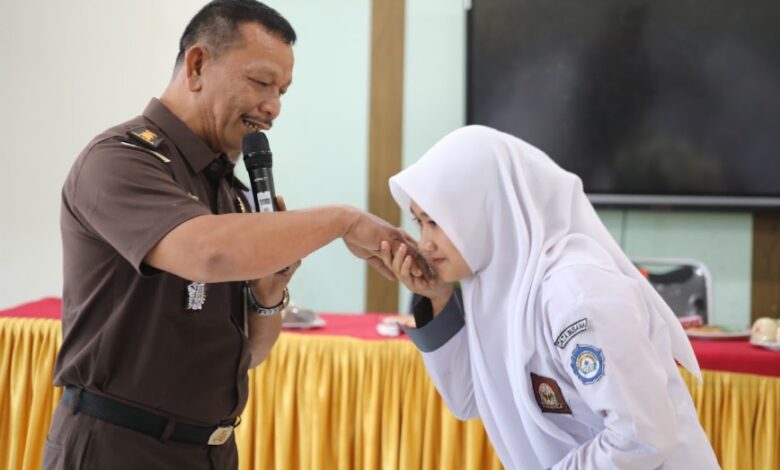 Kejati Aceh Perkuat Kesadaran Hukum Pelajar SMKN 1 Takengon melalui Program JMS