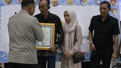 Kapolda Aceh Berikan Penghargaan atas Jasa Almarhum Pratu Galuh Nugraha