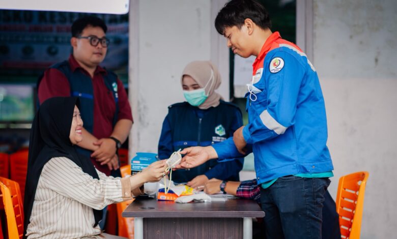Pertamina Patra Niaga Gerak Cepat Salurkan Bantuan Penanggulangan Asap di Kerumutan