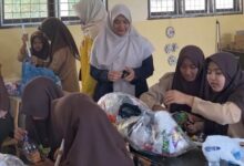 Dosen UTU Gandeng Mitra Latih Siswa Kelola Sampah dan Kenalkan Ekonomi Sirkular