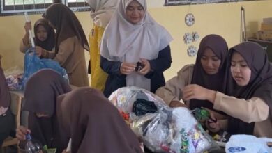 Dosen UTU Gandeng Mitra Latih Siswa Kelola Sampah dan Kenalkan Ekonomi Sirkular