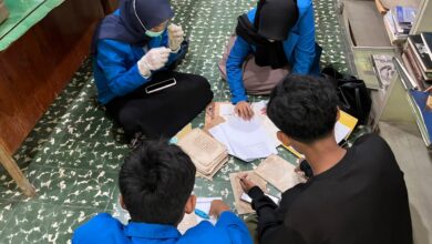 Mahasiswa BSA UIN Ar-Raniry Praktik Filologi di Museum Ali Hasjmy