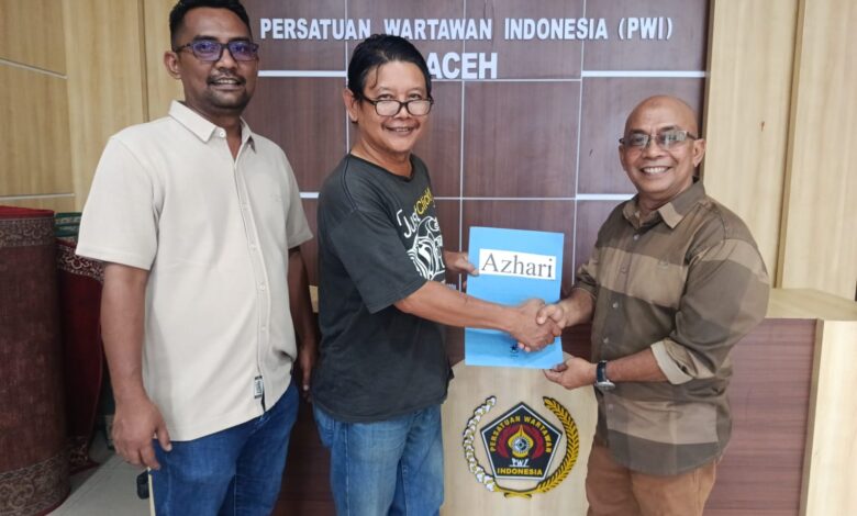 Azhari Daftar Sebagai Kandidat Bakal Calon Ketua DK PWI Aceh