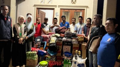 Bupati Syech Muharram Turun Langsung Salurkan Bantuan untuk Korban Kebakaran di Peukan Bada